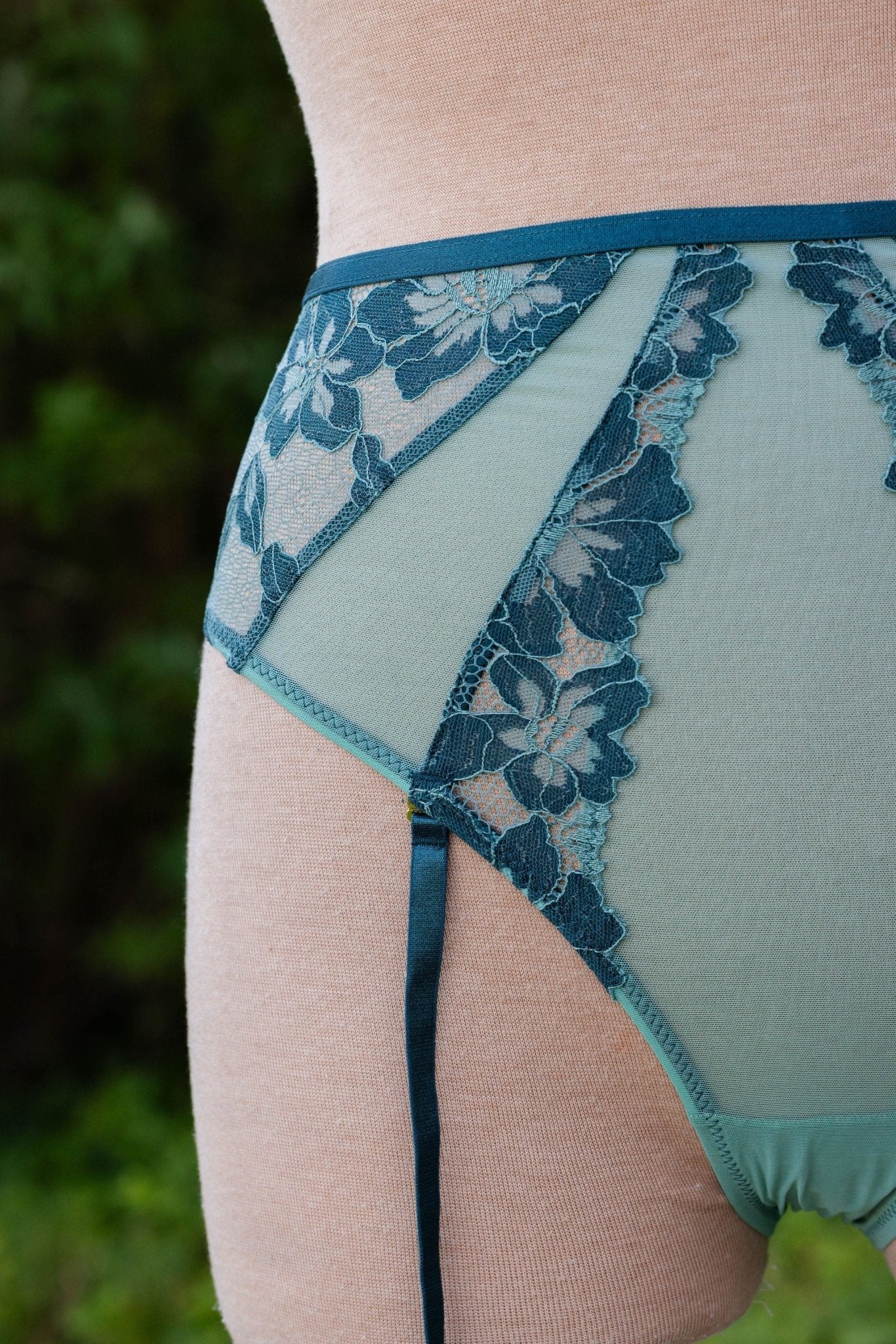 Lace & Mesh High Waist Garter Panty - Garden Green