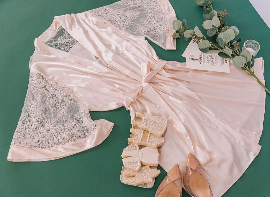 Satin & Eyelash Lace Robe - Champagne