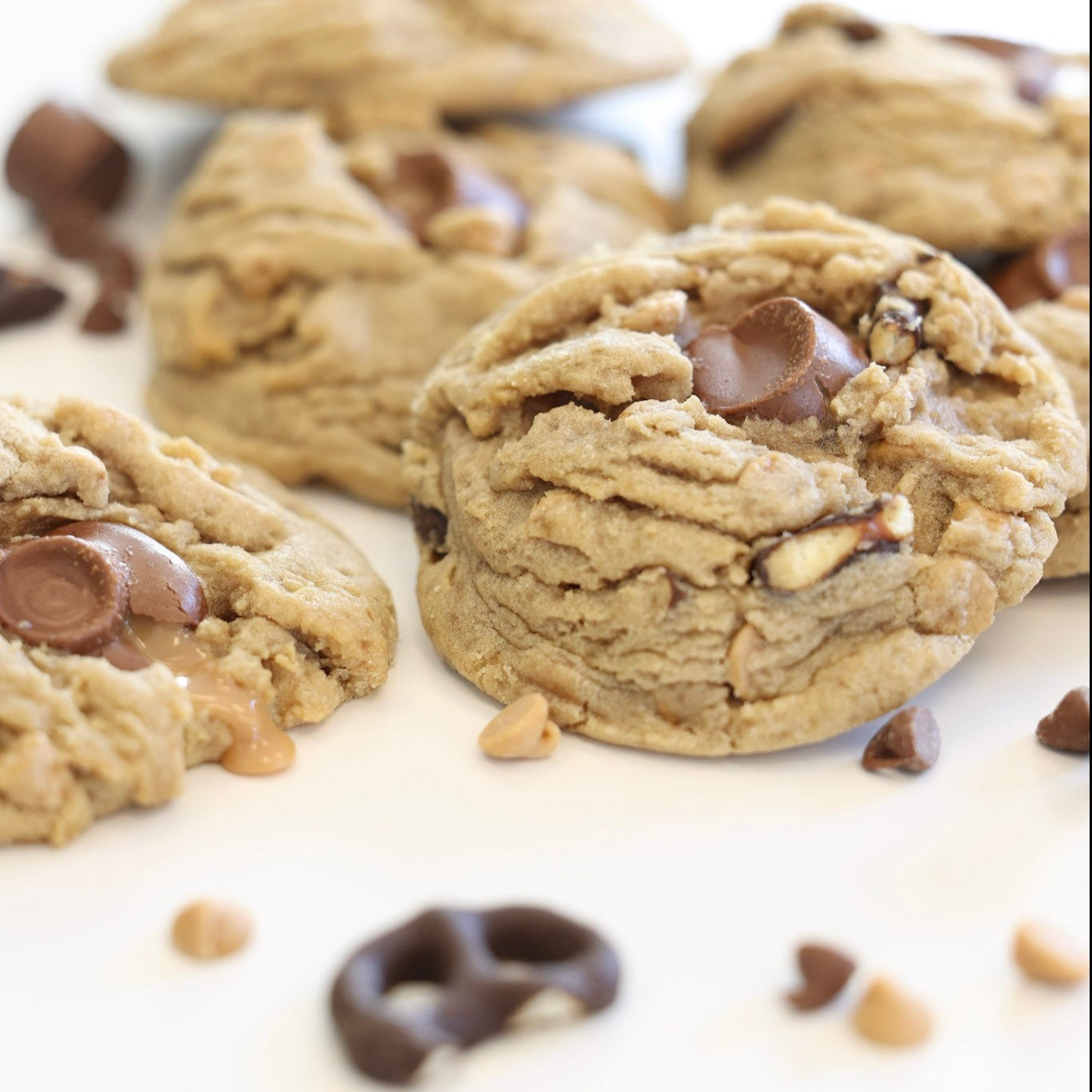 SALTED CARAMEL CRUNCH JUMBO COOKIES